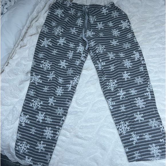snowflake pajama pants - Picture 1 of 1